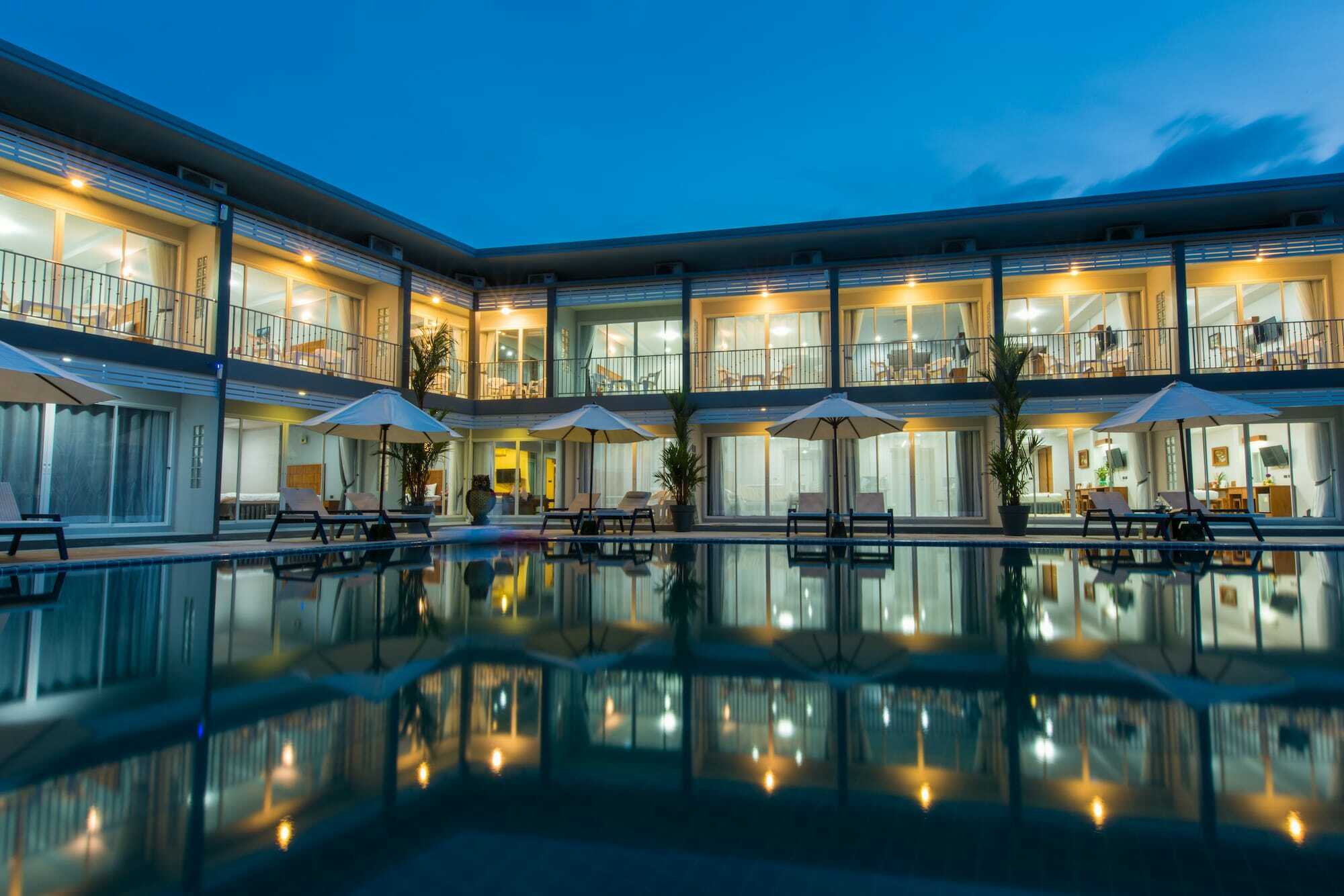 Lagoon Hotel 4*